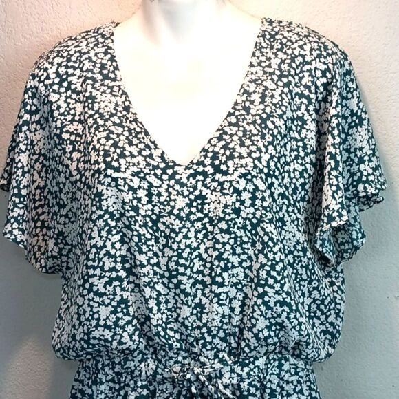 Sienna Sky Women's Floral Green / White V Neck Boho  Midi Dress sz L Feminine - Picture 3 of 14